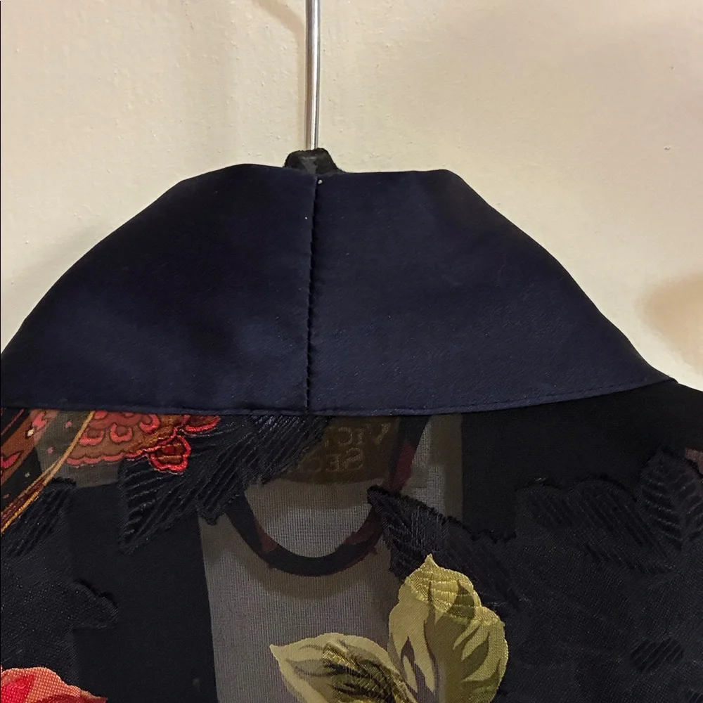 Vintage Victoria's Secret Red and Black Floral Kimono Robe-One size fits all